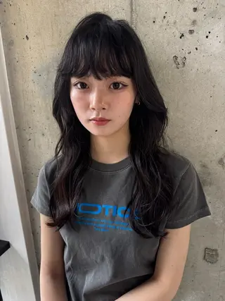 ロング anon Loemのヘアスタイル