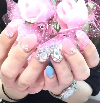 ネイル e.nail所属・和賀井 恵理のネイルデザイン