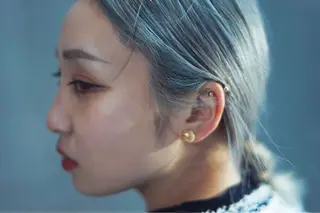 ミディアム カラー ヘアアレンジ ケアブリーチ/ ハイトーン/牧野のヘアスタイル