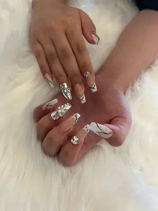 ネイル RÊVIA所属・RÊVIA (レヴィア)のネイルデザイン