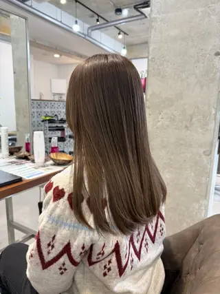 セミロング カラー カイリ /レイヤーカットのヘアスタイル