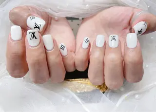 ネイル マジックミラー所属・マジック ミラーのネイルデザイン