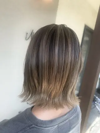 ミディアム ulu.久保田 加奈子のヘアスタイル