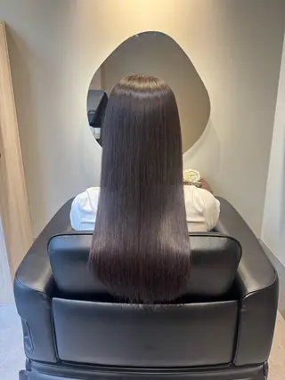 ロング NAVY 橋本心 縮毛矯正のヘアスタイル