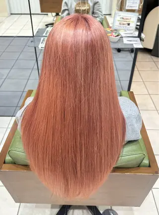 ロング カラー 西澤 希のヘアスタイル