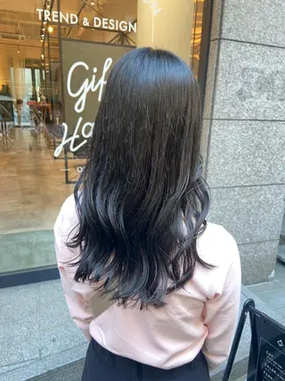 ロング カラー ノイシキ サキのヘアスタイル