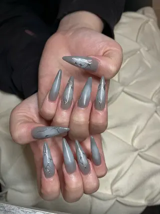 ネイル nail.salon .Reversalのネイルデザイン