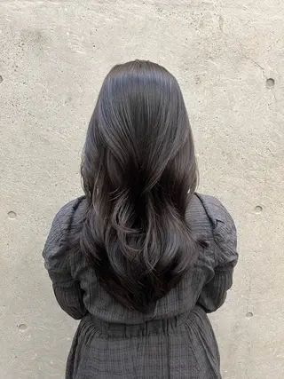 セミロング カラー AIN.ANLY 明治神宮前所属・ムツキ/品のある 艶カラー/縮毛矯正のヘアスタイル