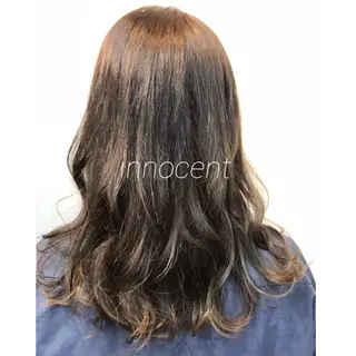 セミロング カラー innocent×hairdesign所属・hamada ikumiのヘアスタイル