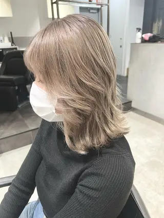 ミディアム カラー M IIのヘアスタイル