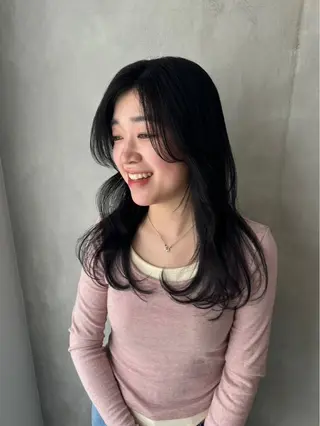 ミディアム 艶レイヤー🍊 加藤隆也のヘアスタイル