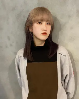 セミロング カラー 229所属・maki @pullnocのヘアスタイル