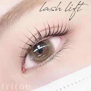 マツエク・マツパ triton 上島のネイルデザイン