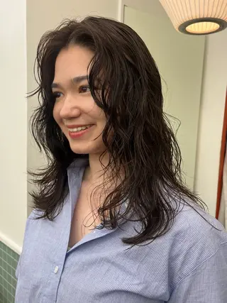 ミディアム レイヤー/ケアパーマ /ニュアンス/モードのヘアスタイル