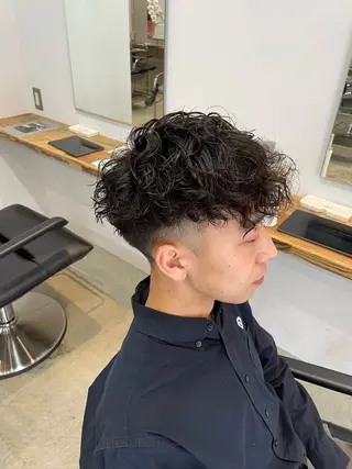 ショート パーマ メンズ 小林 崇雅　ダウンパーマのヘアスタイル