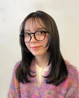 セミロング カラー sherry/R所属・sherry/R 三川町　川口真里奈のヘアスタイル