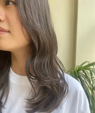 セミロング カラー Rue de Noel所属・井上 陽のヘアスタイル