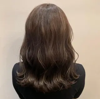 セミロング カラー hair & fashion shiomi H 【ヘアー アンド ファッション シオミエイチ】所属・堀尾 愛莉のヘアスタイル