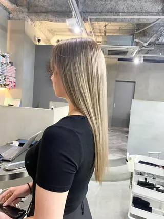 ロング カラー qulim所属・前橋 姫奈のヘアスタイル