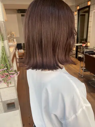 ミディアム カラー 塩澤 榛奈のヘアスタイル