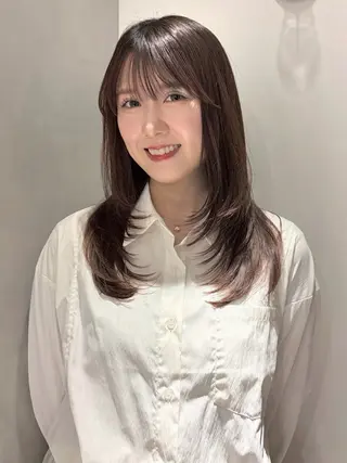 ミディアム カラー FILMS所属・-みつま はるな-のヘアスタイル