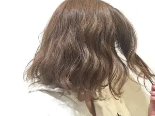 ショート カラー Rever Tokyo所属・コンドウ サラのヘアスタイル