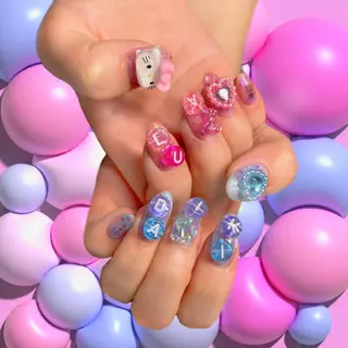 ネイル BLUEM なな🐶のネイルデザイン