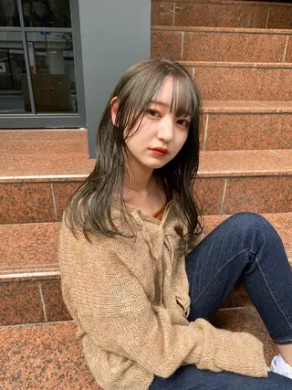 ロング 山本 菜月のヘアスタイル