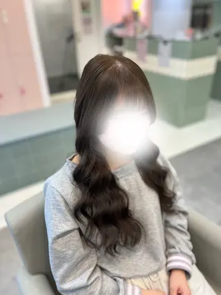 カラー amane໒꒱うる艶 ブリーチ透明感カラーのヘアスタイル
