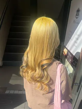 ロング カラー 艶髪/ハイトーン/ ヘアセット/モエノのヘアスタイル