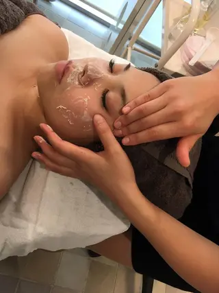 EARTH Coiffure beaute'新潟中野山所属・小池 怜香のエステ・リラクイメージ