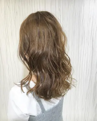 セミロング ロング カラー パーマ ヘアアレンジ ✨艶髪✨透明感✨ 山内大樹のヘアスタイル