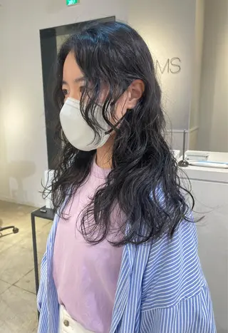 セミロング パーマ 斉藤 瑞恵のヘアスタイル