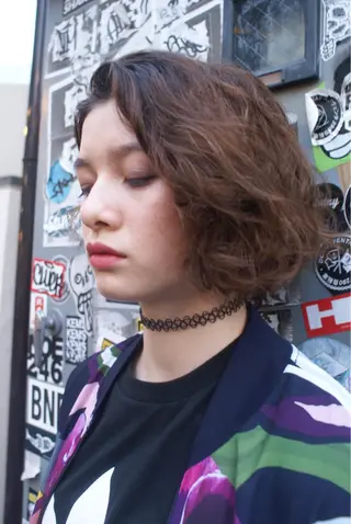 ショート カラー パーマ 仲間 菜々世のヘアスタイル