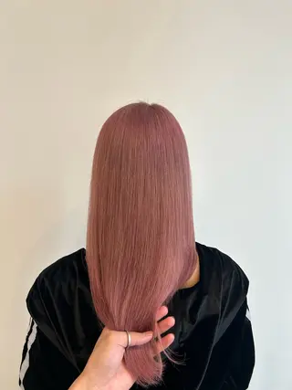 ロング QUON.伊勢崎店所属・ブリーチ＆ハイトーン 歌 心のヘアスタイル