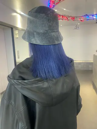 ミディアム カラー ヘアアレンジ 🎨ハイトーン/ 切りっぱなし みつきのヘアスタイル