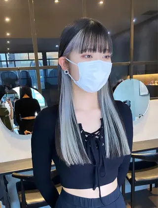 ロング カラー 艶ハイトーンブリーチ 🌈小林侑雅のヘアスタイル