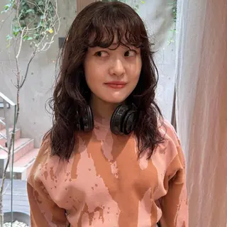 ミディアム パーマ 大橋 芽衣のヘアスタイル