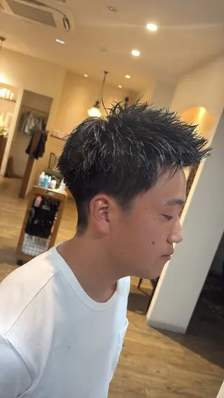 ショート メンズ 眞鍋 祐人のヘアスタイル