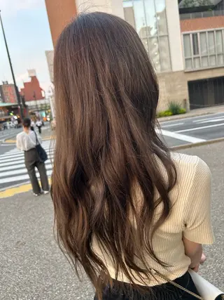 ロング カラー Reina .のヘアスタイル