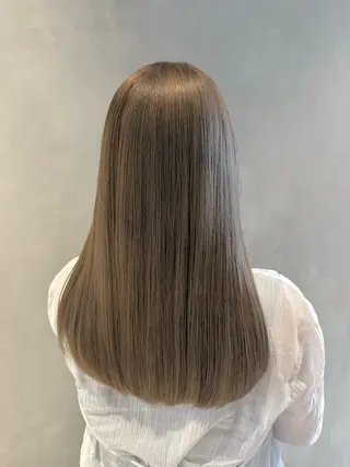 ロング カラー 長谷川 沙紀のヘアスタイル