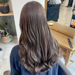 ロング カラー ブリーチなし/レイヤ ー特化🌈Tommyのヘアスタイル