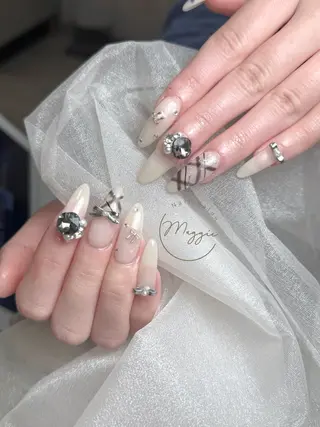 ネイル Maggie Nail🦩のネイルデザイン