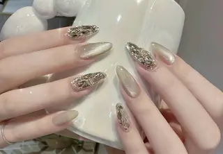 ネイル pink ladyサロン所属・べ にのネイルデザイン