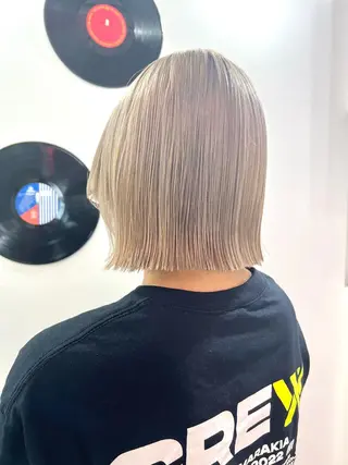 ショート カラー ヘアアレンジ 🧨ブリーチー×ボブ レイヤー💎じゅえるのヘアスタイル