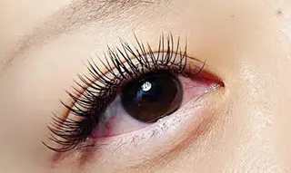 マツエク・マツパ Q-LEA  まつエク まつ毛パーマ 四条大宮所属・Q-LEA 四条大宮 クリアのマツエク・マツパデザイン