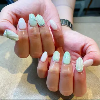 ネイル 鈴木 華乃のネイルデザイン