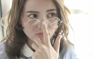 ミディアム セミロング パーマ カラー iplus まつげ、眉毛、耳つぼのマツエク・マツパデザイン