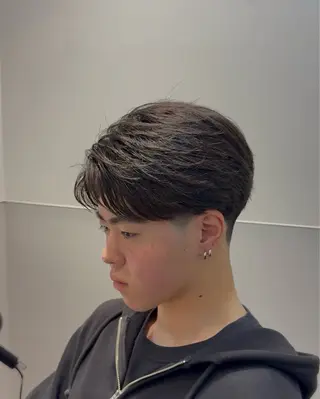 メンズ SALOWIN梅田茶屋町North店所属・岡田/メンズ特化/パ ーマ&ショートのプロのヘアスタイル