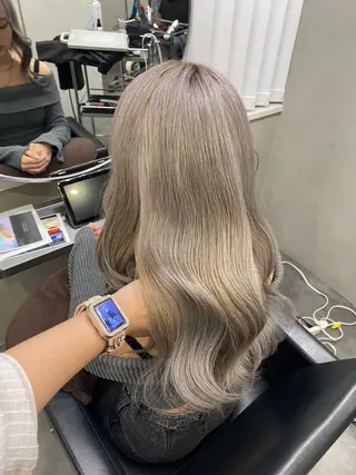 セミロング ななみ/博多/ ブリーチ/髪質改善のヘアスタイル